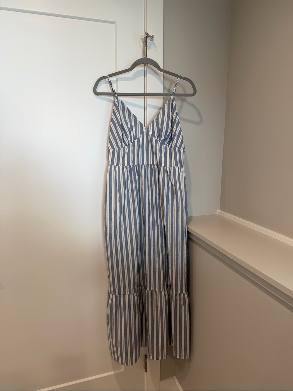 Universal Thread maxi dress - Blue & White stripes NWT